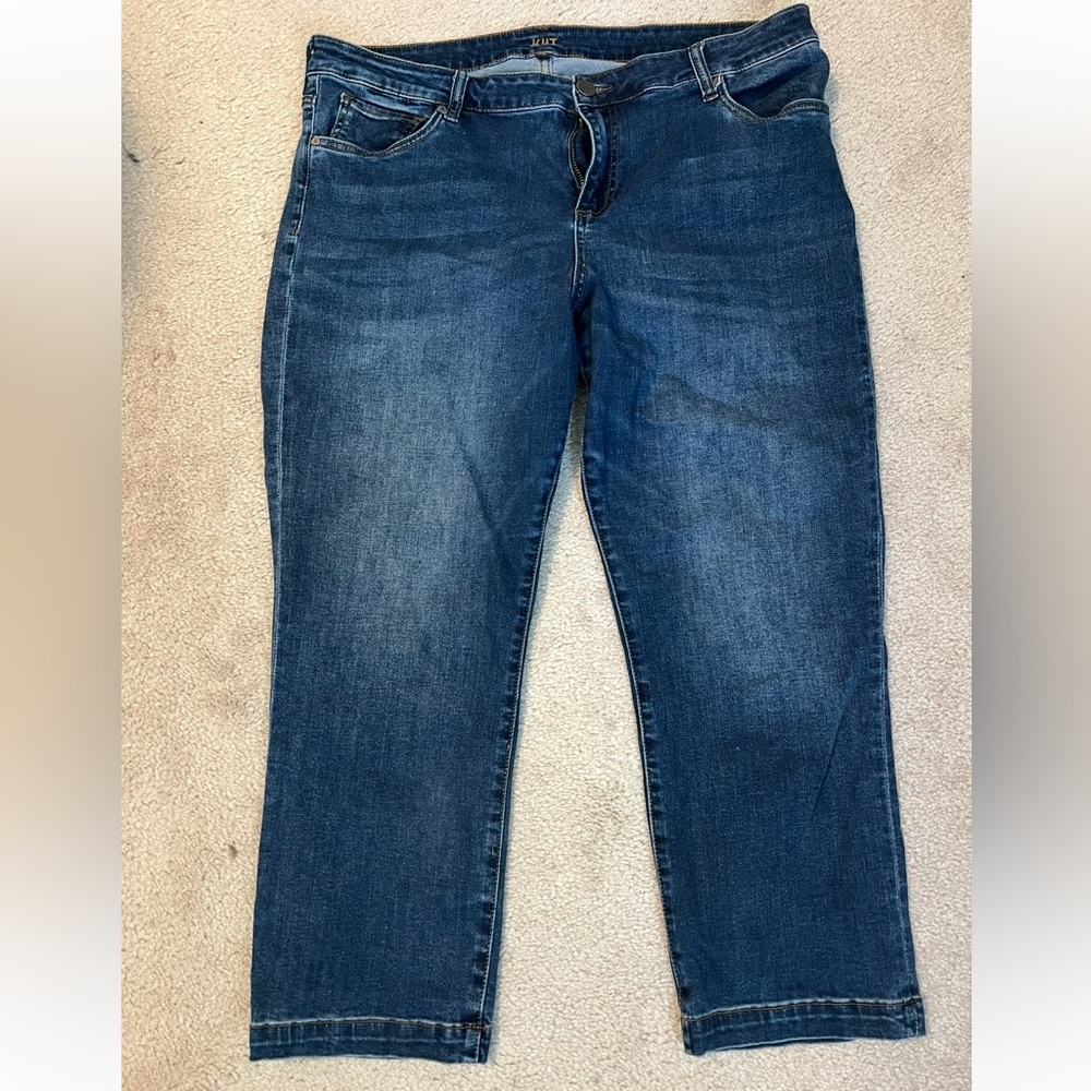 Kut from the Kloth Blue Straight Leg cropped Jeans